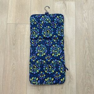 Vera Bradley Hanging Jewelry Organizer in Indigo Pop Retired Pattern